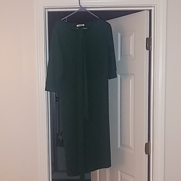 Dress wit belt - Picture 1 of 1